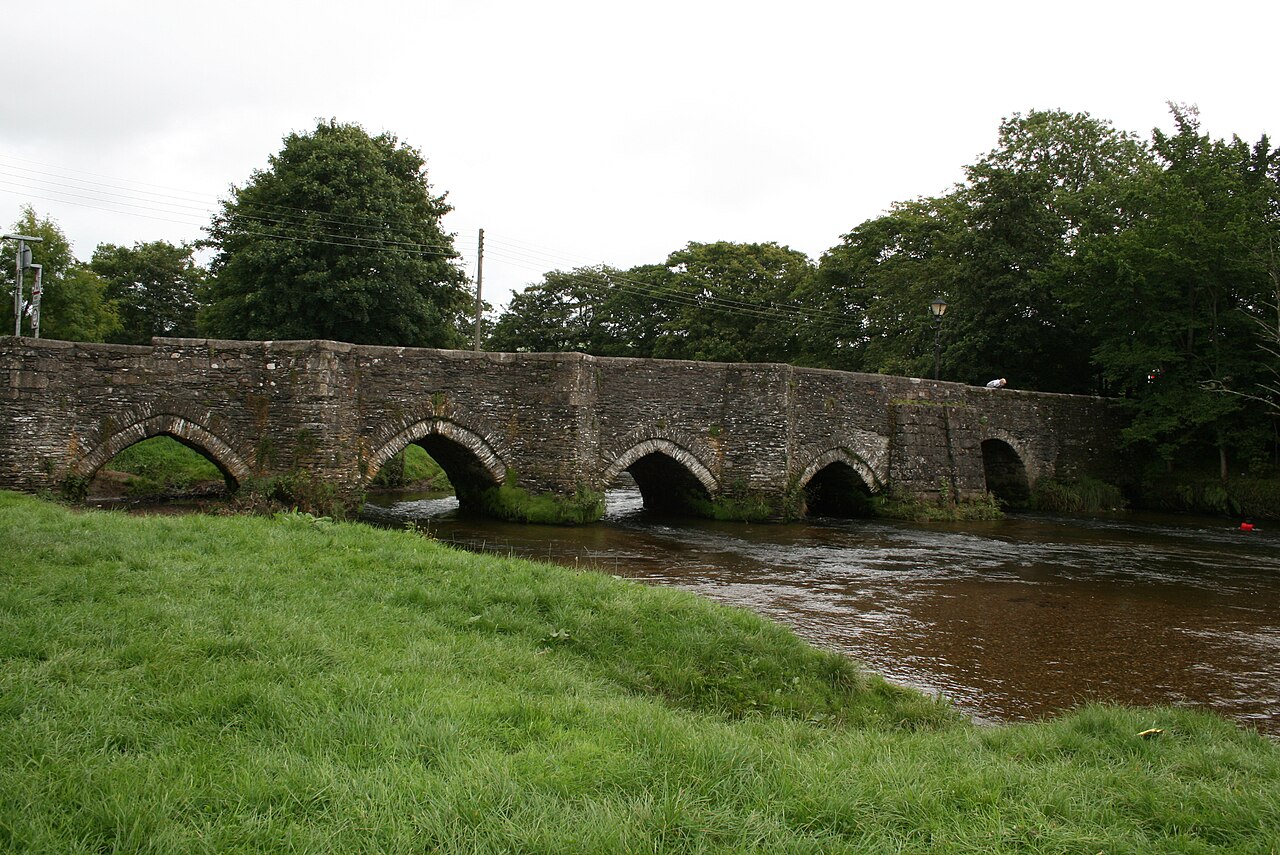 The medieval bridge over the River Fowey at Lostwithiel, Cornwall
