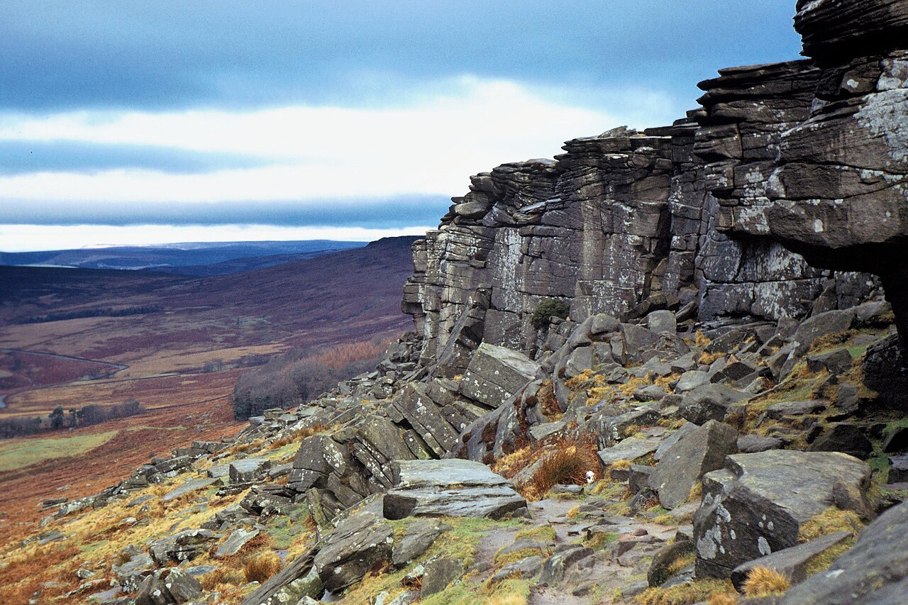 Stanage Edge, the gritstone edge above the Hope Valley
