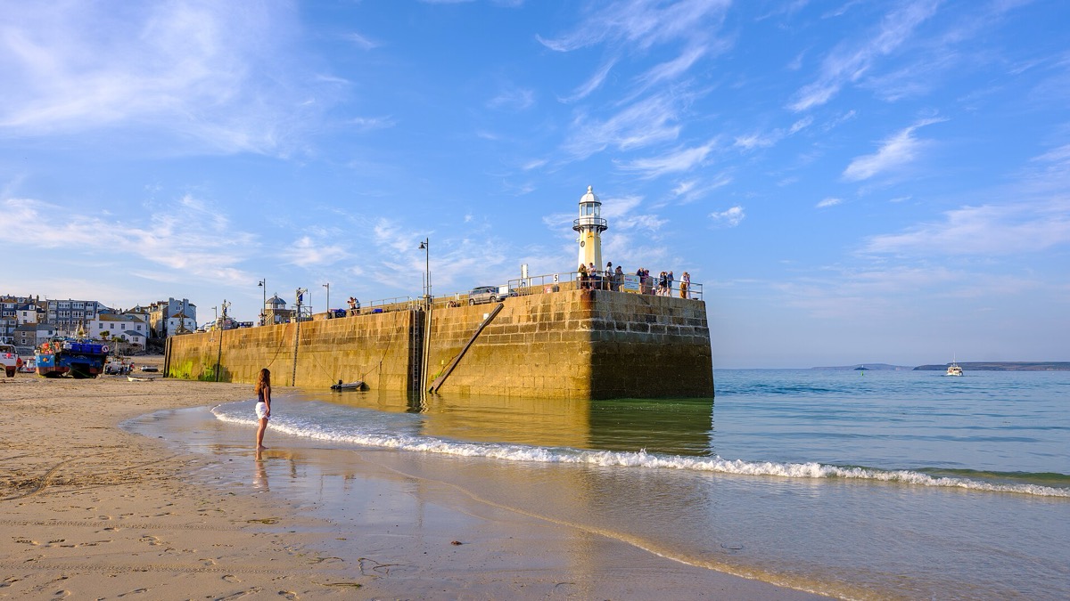 Smeaton's Pier and the lighthouse, St Ives